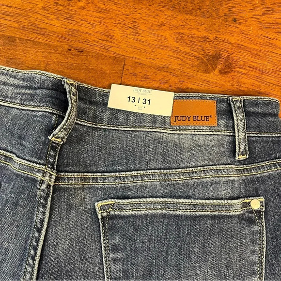 NWT Judy Blue Distressed High Rise Boyfriend Fit Size 13/31 - Picture 12 of 14